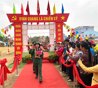 Huyện biên giới Vĩnh Hưng: 93 thanh niên hăng hái lên đường bảo vệ Tổ quốc