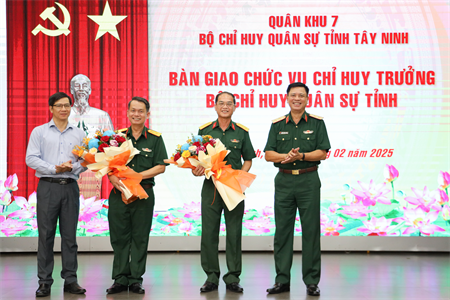 Bàn giao chức vụ Chỉ huy trưởng Bộ CHQS tỉnh Tây Ninh