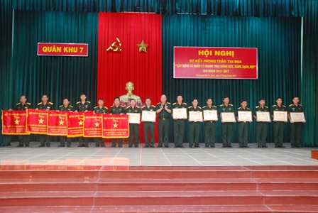 Quân khu 7: Sơ kết xây dựng Doanh trại chính qui xanh, sạch, đẹp