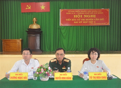 Tổ Đại biểu Quốc hội Đơn vị 2 - Đoàn đại biểu Thành phố Hồ Chí Minh
​tiếp xúc cử tri tại huyện Cần Giờ.