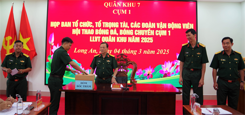 Sẵn sàng Hội thao bóng đá, bóng chuyền Cụm 1, Quân khu 7