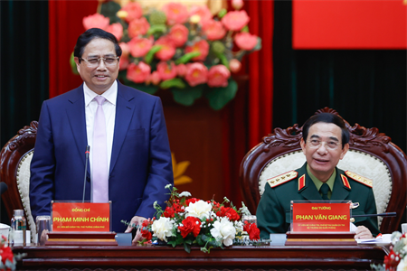 Thủ tướng yêu cầu Viettel hội nhập toàn cầu trong phát triển công nghệ
