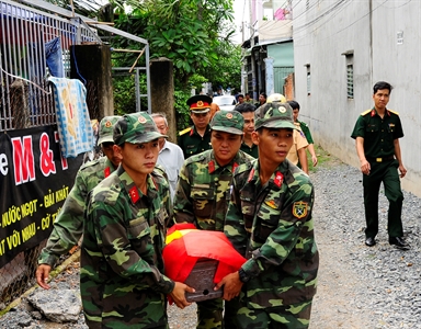 Cất bốc, quy tập hài cốt liệt sĩ ở quận Thủ Đức