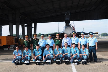 Bộ Quốc phòng và Bộ Giao thông vận tải thăm và làm việc tại Trung đoàn 935