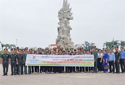 Hành trình “Tiếp nối truyền thống Long An trung dũng kiên cường”