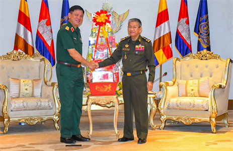 Bộ Tư lệnh Quân khu 7 chúc Tết Bộ Quốc phòng Vương quốc Campuchia