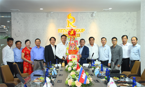 Bộ Tư lệnh Quân khu 7 thăm Hiệp hội Doanh nghiệp Việt Nam tại Vương quốc Campuchia