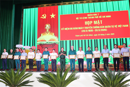 Bộ Tư lệnh TPHCM họp mặt kỷ niệm 90 năm Ngày truyền thống Dân quân tự vệ Việt Nam