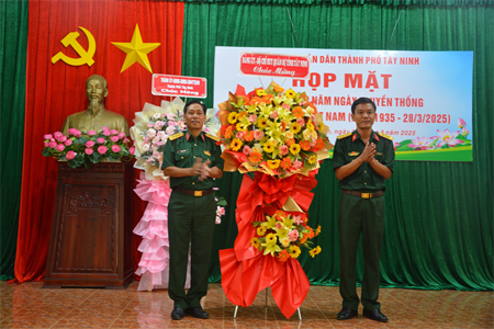 Thành phố Tây Ninh họp mặt kỷ niệm 90 năm ngày truyền thống Dân quân tự vệ