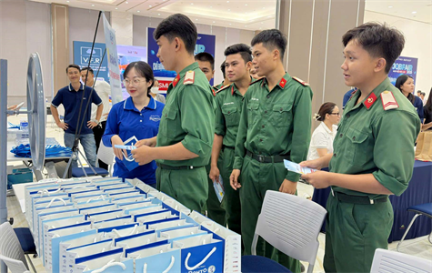 Tỉnh Bình Dương: Sôi nổi “Ngày hội việc làm 2025”