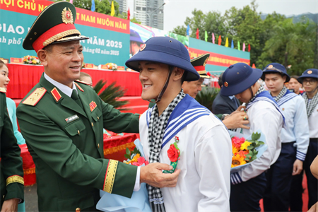 Xây dựng bản lĩnh, lý tưởng cho thanh niên sẵn sàng nhập ngũ bảo vệ Tổ quốc
Bài 2: Những yếu tố tác động và yêu cầu để thanh niên tự giác thực hiện nghĩa vụ quân sự
