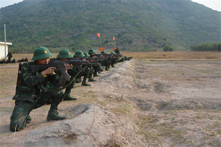 Trung đoàn 174, Bộ CHQS tỉnh Tây Ninh thi đua huấn luyện giỏi chào mừng kỷ niệm đất nước giải phóng