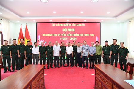 Bộ CHQS tỉnh Long An nghiệm thu Kỷ yếu Tiểu đoàn bộ binh 504