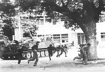 NGÀY NÀY 50 NĂM TRƯỚC: Ngày 5-4-1975, thành lập cánh quân Duyên Hải