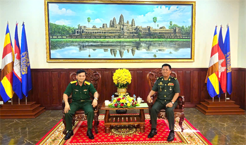 Bộ CHQS tỉnh Bình Dương chúc tết Chol Chnam Thmay tại Campuchia