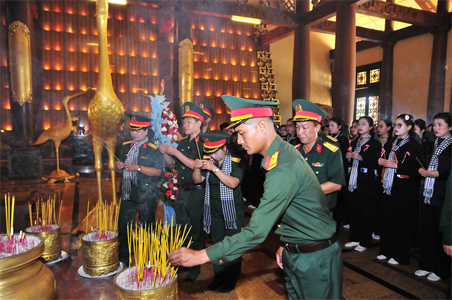 Bộ Tư lệnh TPHCM tổ chức cho cán bộ, chiến sĩ các Khối diễu binh, diễu hành tham quan Khu di tích lịch sử Địa đạo Củ Chi