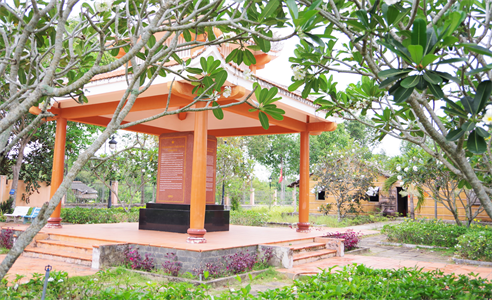 Về thăm căn cứ cách mạng miền Nam