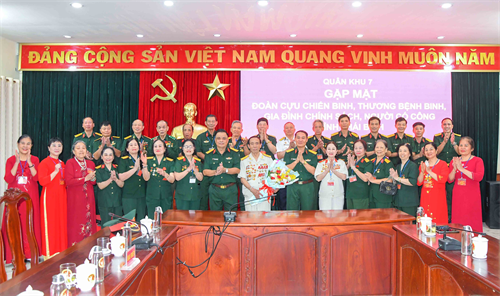 Quân khu 7 gặp mặt đoàn cựu chiến binh, thương bệnh binh, gia đình chính sách, người có công tỉnh Thái Bình