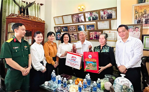 Ban CHQS thành phố Thủ Dầu Một, tỉnh Bình Dương sinh hoạt tuyên truyền kỷ niệm 50 năm Ngày giải phóng miền Nam