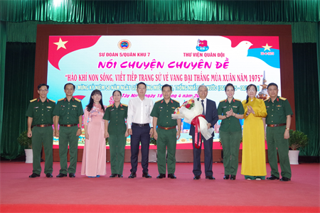 Giao lưu, nói chuyện chuyên đề “Hào khí non sông, viết tiếp trang sử vẻ vang đại thắng mùa Xuân năm 1975”