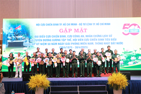 Gặp mặt đại biểu cựu chiến binh, cựu công an, nhân chứng lịch sử nhân kỷ niệm 50 năm Ngày giải phóng miền Nam, thống nhất đất nước