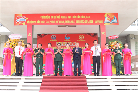 Triển lãm “Đại thắng mùa Xuân 1975 - 50 năm thiên anh hùng ca giải phóng” và giao lưu, tọa đàm
