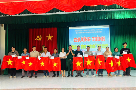 Lãnh đạo huyện Xuyên Mộc "ăn sáng cùng ngư dân"
