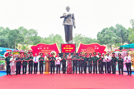Khánh thành Không gian văn hóa và Tượng đài Chủ tịch Hồ Chí Minh