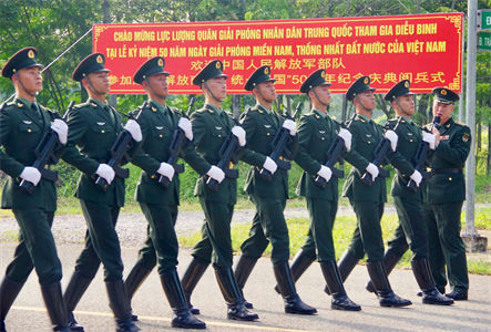 Quân đội Trung Quốc luyện tập cho diễu binh, diễu hành