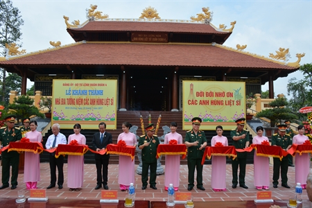 Quân đoàn 4 khánh thành Nhà bia tưởng niệm Anh hùng liệt sĩ