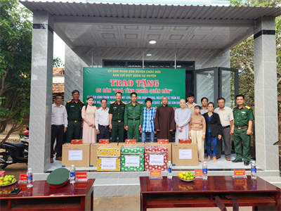 Ban CHQS huyện Châu Đức trao tặng “Nhà tình nghĩa Quân - Dân”