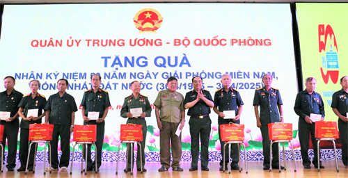 Quân ủy Trung ương, Bộ Quốc phòng tặng quà người có công ở Đồng Nai
