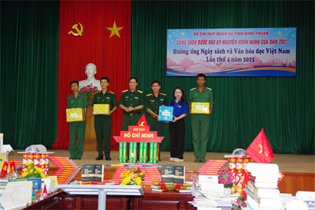 Bộ CHQS tỉnh tổ chức Ngày sách và Văn hoá đọc Việt Nam lần thứ 4 năm 2025