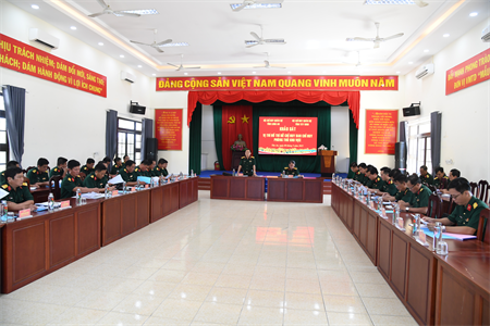 Bộ CHQS tỉnh Long An và Bộ CHQS tỉnh Tây Ninh phối hợp trao đổi, thống nhất phương án sát nhập đơn vị