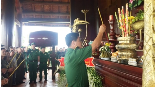 Tri ân liệt sĩ TNXP, cán bộ - chiến sĩ dân y miền Nam