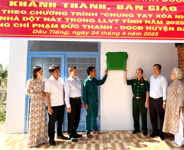 Những ngôi nhà thắm tình đồng đội