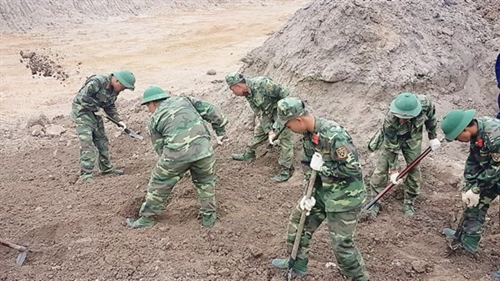 Đau đáu đi tìm đồng đội