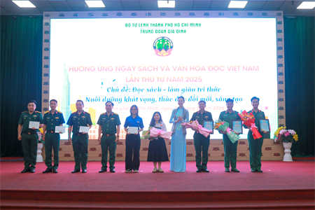 Sôi nổi Ngày sách và Văn hóa đọc Việt Nam tại Trung đoàn Gia Định