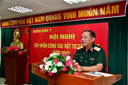 Quân khu 7 khai mạc tập huấn vật tư công tác Đảng, công tác chính trị năm 2025