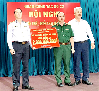 Tỉnh Bình Dương tặng Quân chủng Hải quân 2 tỷ đồng đóng tàu CQ