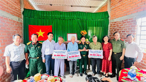 Hội hỗ trợ gia đình liệt sĩ TPHCM bàn giao 6 căn nhà tình nghĩa tại Bến Tre