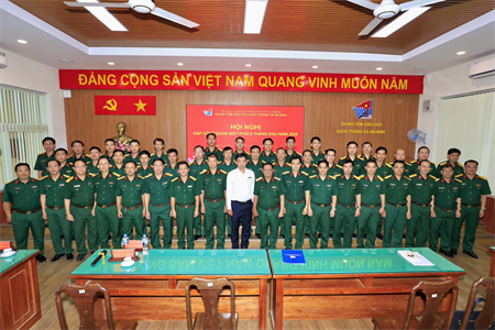 Thiếu tướng Trần Chí Tâm gặp gỡ sĩ quan biệt phái 6 tháng đầu năm 2025