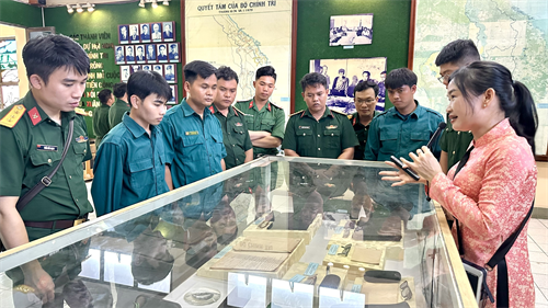 Bộ CHQS tỉnh Bà Rịa - Vũng Tàu tham quan Bảo tàng Chiến dịch Hồ Chí Minh
