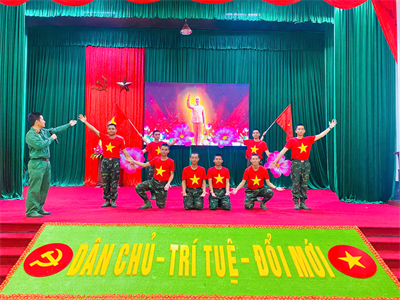 Trung đoàn 5 tổ chức diễn đàn thanh niên nhân kỷ niệm 135 năm Ngày sinh Chủ tịch Hồ Chí Minh