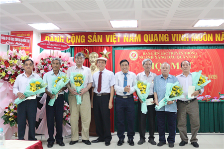 Ban liên lạc truyền thống ngành Xăng dầu Quân khu 7 gặp mặt truyền thống