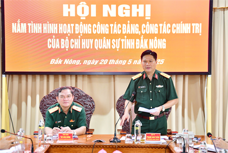 Cục Chính trị Quân khu 7 và Quân khu 5 trao đổi, nắm tình hình công tác Đảng, công tác chính trị tại Bộ CHQS tỉnh Đắk Nông