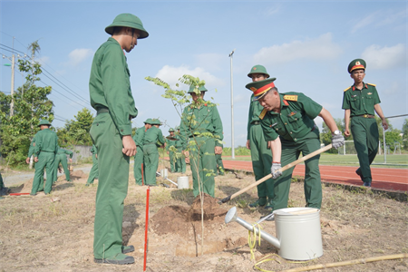 Bộ Tư lệnh TPHCM phát động trồng cây “Đời đời nhớ ơn Bác Hồ”