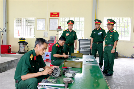 Sư đoàn 309 kiểm tra trình độ kỹ năng nghề nhân viên chuyên môn kỹ thuật năm 2025