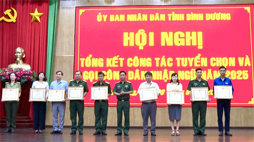 Tỉnh Bình Dương tổng kết công tác tuyển chọn và gọi công dân nhập ngũ năm 2025