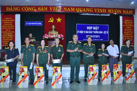 Bộ Tư lệnh TPHCM tổ chức họp mặt kỷ niệm 70 năm ngày Thương binh, Liệt sĩ